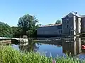 L'écluse de Carmenais et le moulin.
