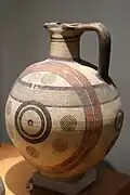 Œnochoé. Terre cuite peinte, époque chypro-archaïque II, 725-500 AEC