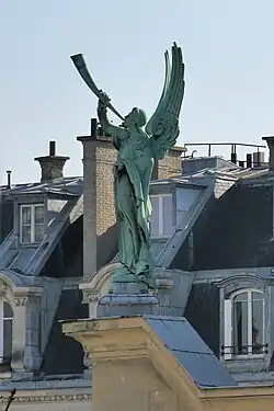 Détail d'une des statues d'ange.