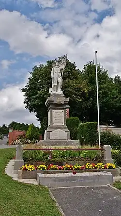 Le monument aux morts.