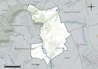 Carte en couleur présentant le réseau hydrographique de la commune
