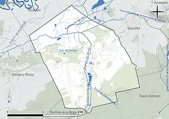 Carte en couleur présentant le réseau hydrographique de la commune