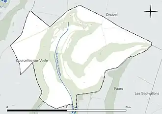 Carte en couleur présentant le réseau hydrographique de la commune