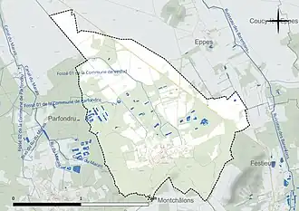 Carte en couleur présentant le réseau hydrographique de la commune