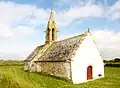 Tréguennec : la chapelle Saint-Vio vue du nord-ouest.