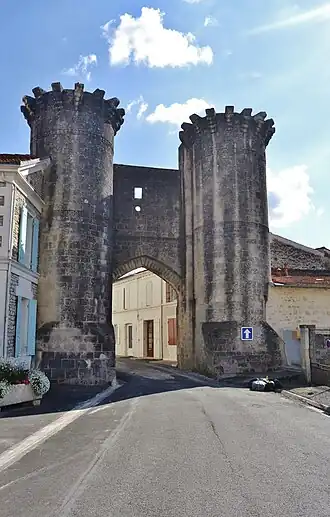 Porte Saint-Pierre, XIVe&nbsp;siècle.