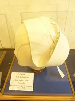 Coiffe kapenn (Maison du marquisat, Pont-Croix).