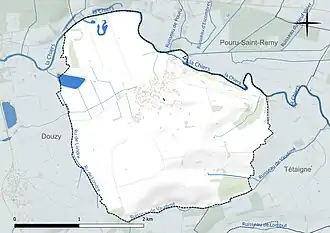 Carte en couleur présentant le réseau hydrographique de la commune