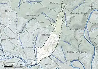 Carte en couleur présentant le réseau hydrographique de la commune