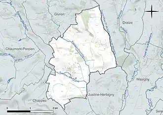 Carte en couleur présentant le réseau hydrographique de la commune