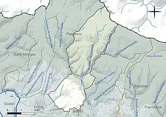 Carte en couleur présentant le réseau hydrographique de la commune