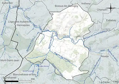 Carte en couleur présentant le réseau hydrographique de la commune