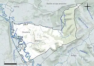 Carte en couleur présentant le réseau hydrographique de la commune