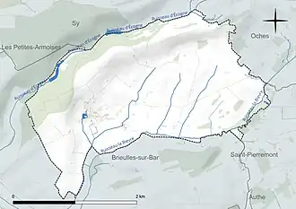 Carte en couleur présentant le réseau hydrographique de la commune