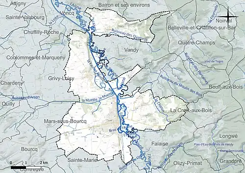 Carte en couleur présentant le réseau hydrographique de la commune