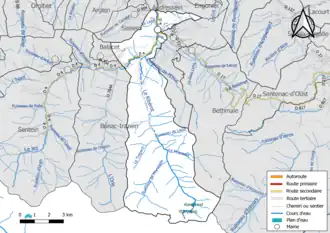 Carte en couleur présentant le réseau hydrographique de la commune