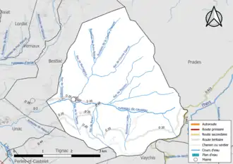 Carte en couleur présentant le réseau hydrographique de la commune
