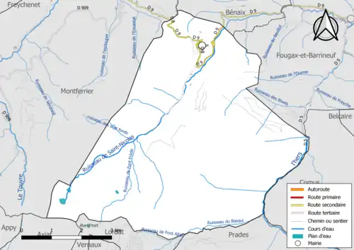 Carte en couleur présentant le réseau hydrographique de la commune