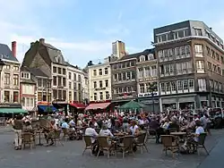 Coin sud-est et côté sud.