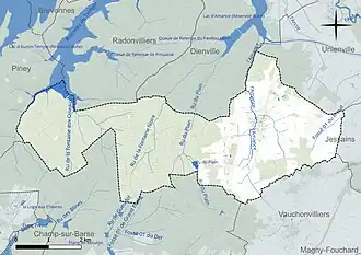 Carte en couleur présentant le réseau hydrographique de la commune