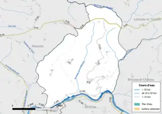 Carte en couleur présentant le réseau hydrographique de la commune