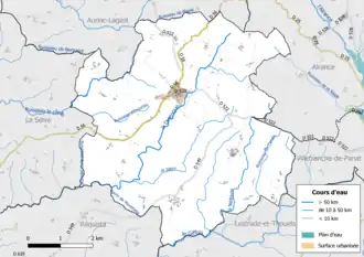 Carte en couleur présentant le réseau hydrographique de la commune
