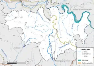 Carte en couleur présentant le réseau hydrographique de la commune