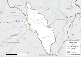 Carte en couleur présentant le réseau hydrographique de la commune