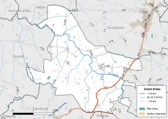 Carte en couleur présentant le réseau hydrographique de la commune