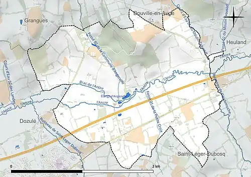 Carte en couleur présentant le réseau hydrographique de la commune