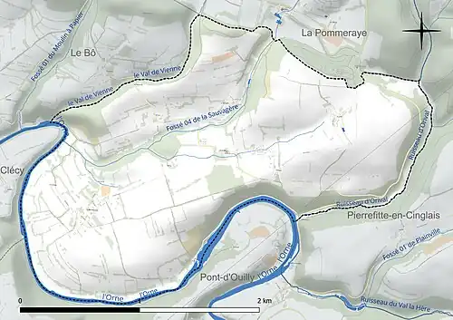 Carte en couleur présentant le réseau hydrographique de la commune