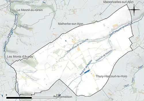 Carte en couleur présentant le réseau hydrographique de la commune