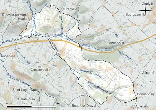 Carte en couleur présentant le réseau hydrographique de la commune