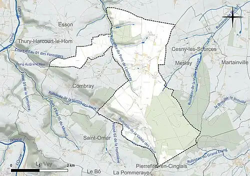 Carte en couleur présentant le réseau hydrographique de la commune