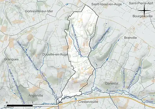 Carte en couleur présentant le réseau hydrographique de la commune