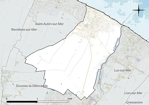 Carte en couleur présentant le réseau hydrographique de la commune