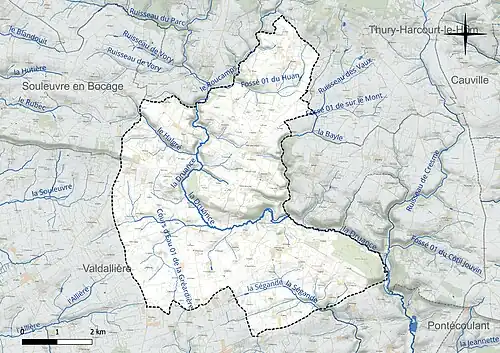 Carte en couleur présentant le réseau hydrographique de la commune