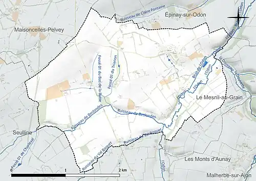 Carte en couleur présentant le réseau hydrographique de la commune