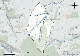 Carte en couleur présentant le réseau hydrographique de la commune
