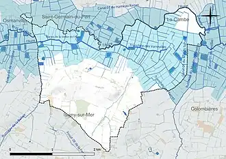 Carte en couleur présentant le réseau hydrographique de la commune