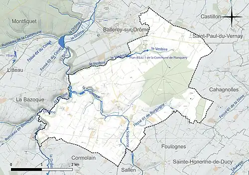 Carte en couleur présentant le réseau hydrographique de la commune