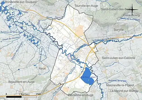 Carte en couleur présentant le réseau hydrographique de la commune