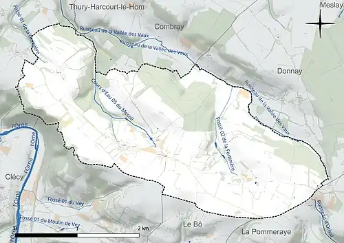 Carte en couleur présentant le réseau hydrographique de la commune