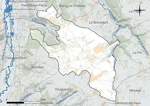 Carte en couleur présentant le réseau hydrographique de la commune