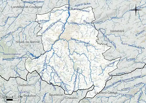 Carte en couleur présentant le réseau hydrographique de la commune