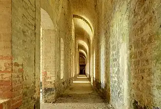 L'arrière des chambrées du Fort des Basses Perches.Photo : Thomas Bresson