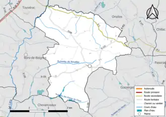 Carte en couleur présentant le réseau hydrographique de la commune