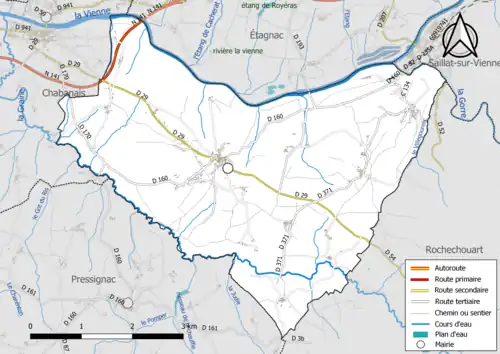 Carte en couleur présentant le réseau hydrographique de la commune