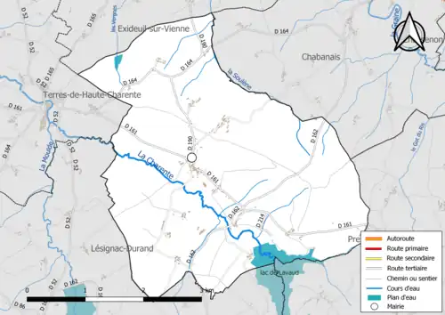 Carte en couleur présentant le réseau hydrographique de la commune