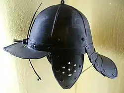 Casque de dragon pendant la première révolution anglaise